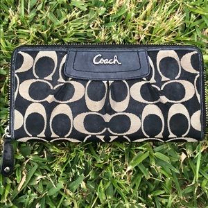 Preloved Coach Wallet